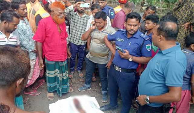 সাতক্ষীরায় পিকআপের চাকায় পিষ্ট হয়ে মাদুর ব্যবসায়ী নিহত