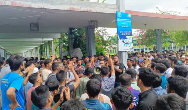 বাকৃবিতে কম্বাইন্ড ডিগ্রি চান শিক্ষার্থীরা, একমত না শিক্ষকরা