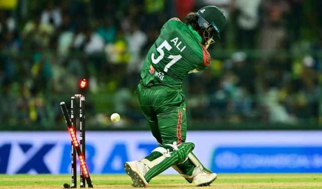 বাড়তি চাপ, মানসিকতায় আনফিট, দায়িত্ববোধে ঘাটতি দেখছেন আকরাম