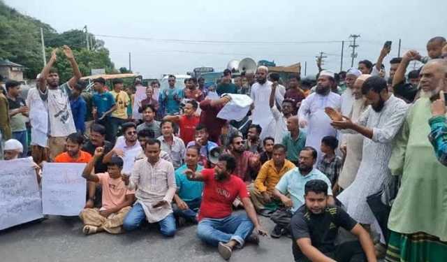 আসন খসড়া বাতিলের দাবিতে ব্রাহ্মণবাড়িয়ার মহাসড়কে বিক্ষোভ