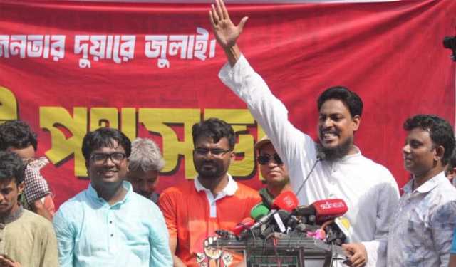 শেখ হাসিনা ঢুকলে আমগাছের সঙ্গে বেঁধে রাখা হবে: আখতার