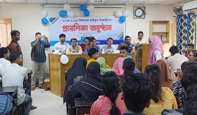 নবীন শিক্ষার্থীদের পদচারণায় মুখরিত কুবি