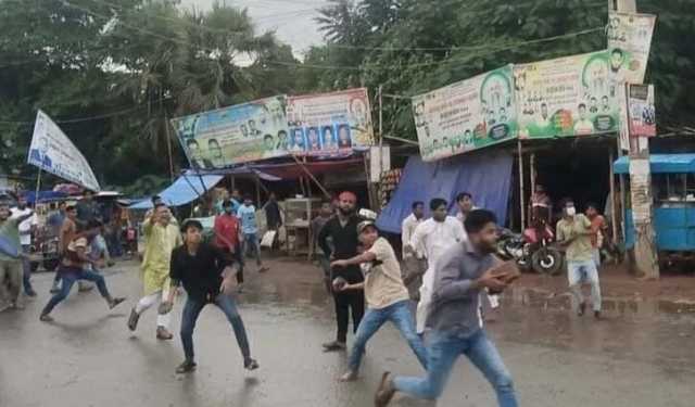 উপদেষ্টা আসিফের সমর্থকদের সঙ্গে বিএনপি নেতাকর্মীদের ধাওয়া-পাল্টা ধাওয়া