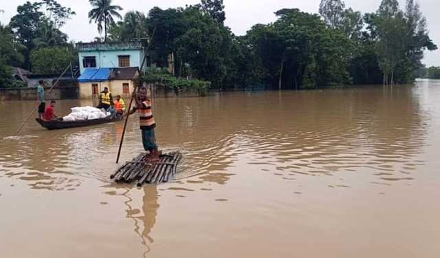 ফেনীর দুর্গম এলাকায় পৌঁছায়নি ত্রাণ, বানভাসীদের কান্না