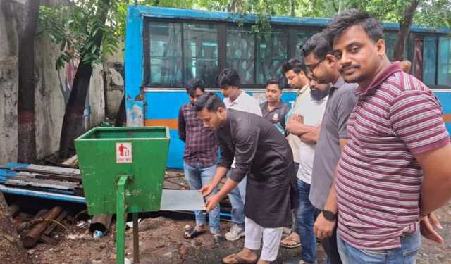 জবির পরিত্যক্ত ডাস্টবিনগুলো সংস্কার করল ছাত্রদল