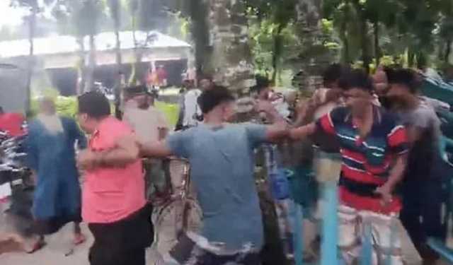 খোকসায় খেয়া ঘাট নিয়ে সমঝোতা বৈঠকে ইজারাদারের উপর হামলা