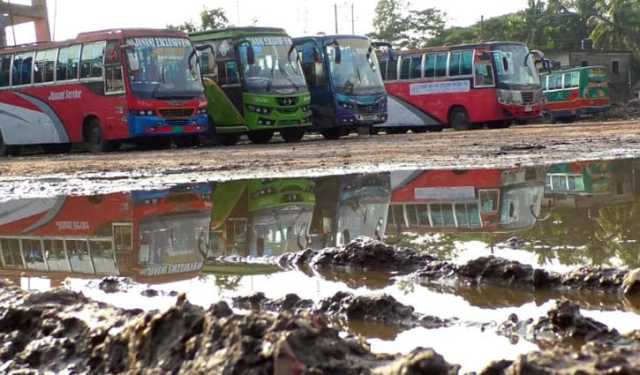 লক্ষ্মীপুর পৌর বাস টার্মিনালের বেহাল দশা
