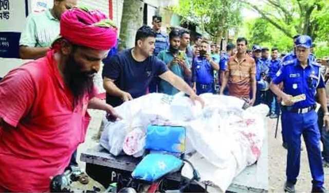 মুরাদনগরে ছেলেমেয়েসহ মাকে হত্যা: ৬৩ জনের বিরুদ্ধে মামলা, গ্রেপ্তা