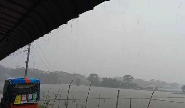 সমুদ্র বন্দরে ৩ নম্বর সতর্কতা বহাল