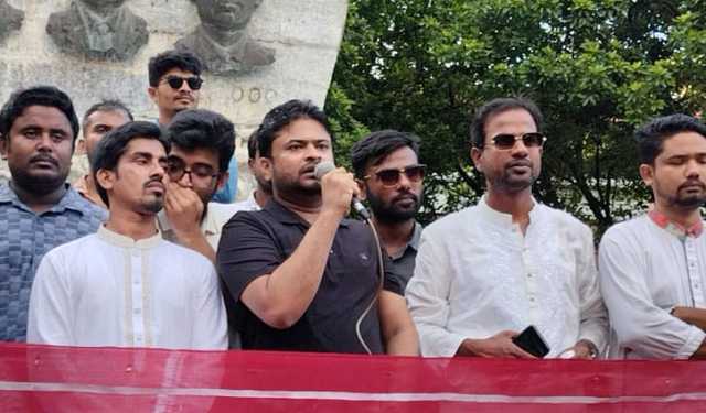 রাবি উপাচার্যের চেয়ার টেনে পদ্মায় ফেলার আহ্বান ছাত্রদল সভাপতির