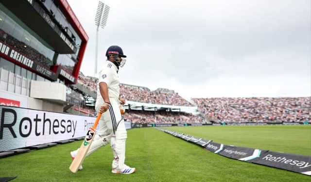 আহত পায়ে লড়াই: জাতীয় দলের প্রয়োজনে ঝুঁকি নিয়ে ব্যাট হাতে ফিরলেন পন্ত