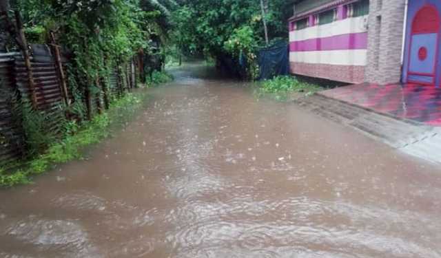 সাতক্ষীরা শহরে ভয়াবহ জলাবদ্ধতা