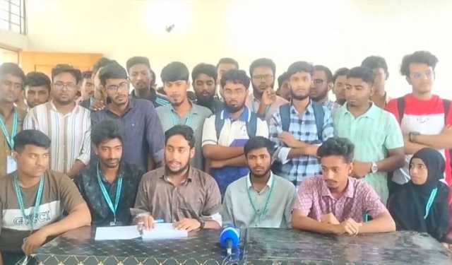 বাস সংকট নিরসনের দাবিতে সুবিপ্রবি শিক্ষার্থীদের আল্টিমেটাম