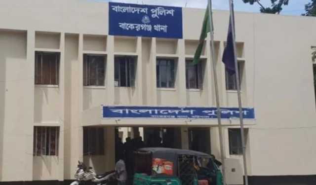 মাদকাসক্ত ছেলেকে পিটিয়ে হত্যা, থানায় আত্মসমর্পণ বাবা-মায়ের