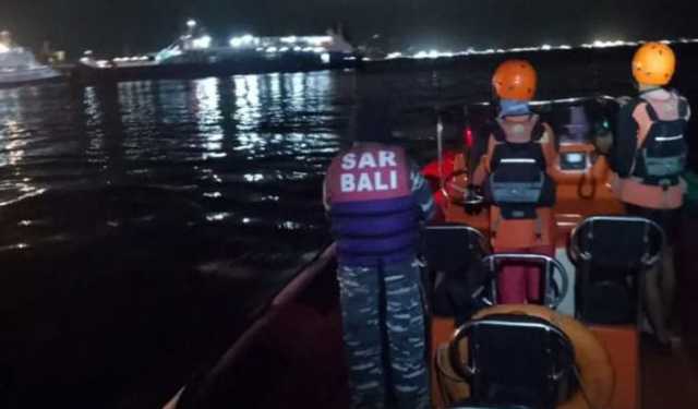 ইন্দোনেশিয়া ফেরিডুবি: ৪ জনের লাশ উদ্ধার, বহু নিখোঁজ