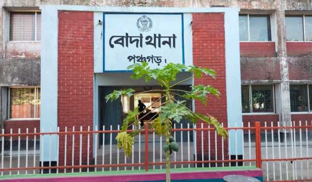 বোদায় কাভার্ডভ্যানের ধাক্কায় মোটরসাইকেল আরোহী নিহত