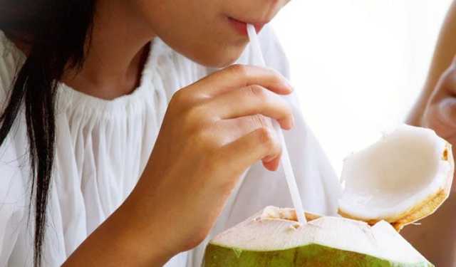 যেসব রোগ থাকলে ডাবের পানি পান করা উচিত নয়
