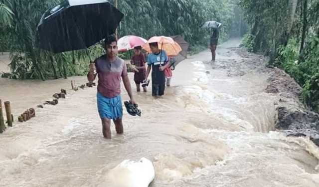 ফেনীতে বন্যা মোকাবিলায় ব্যর্থতায় বিভিন্ন সংগঠনের ক্ষোভ