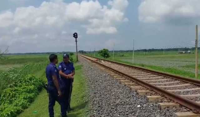 গোপালগঞ্জে রেললাইন থেকে অজ্ঞাত ব্যক্তির লাশ উদ্ধার
