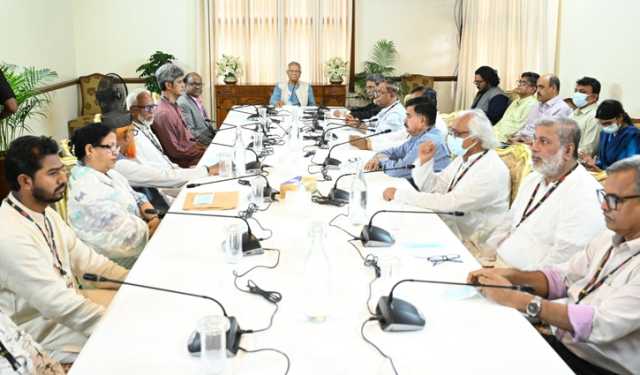 কয়েকটি রাজনৈতিক দলের সঙ্গে বৈঠকে প্রধান উপদেষ্টা