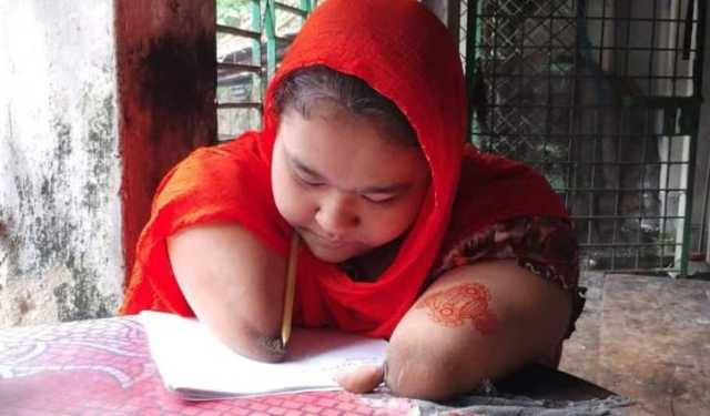 চোয়ালে কলম ধরে পরীক্ষা, জিপিএ-৫ পেয়ে জিতুন জিরার চমক