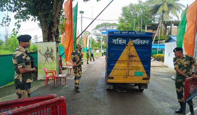 ত্রিপুরা রাজ্য সরকারকে আম উপহার পাঠালেন প্রধান উপদেষ্টা