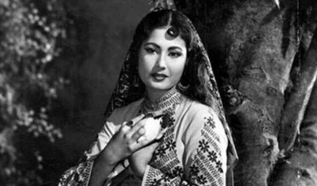 সিনেমার গল্পকেও হার মানায় মীনা কুমারীর জীবন