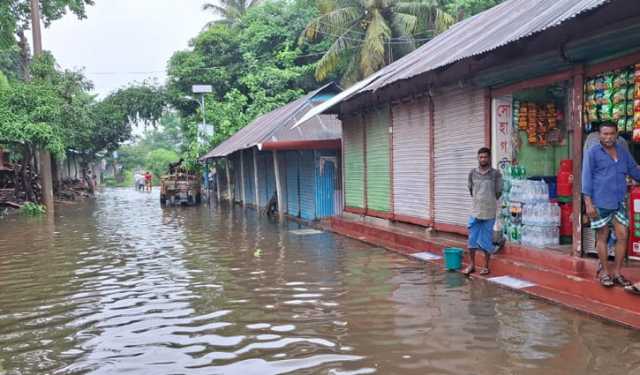 টানা বৃষ্টিতে নোয়াখালীতে জলাবদ্ধতা 