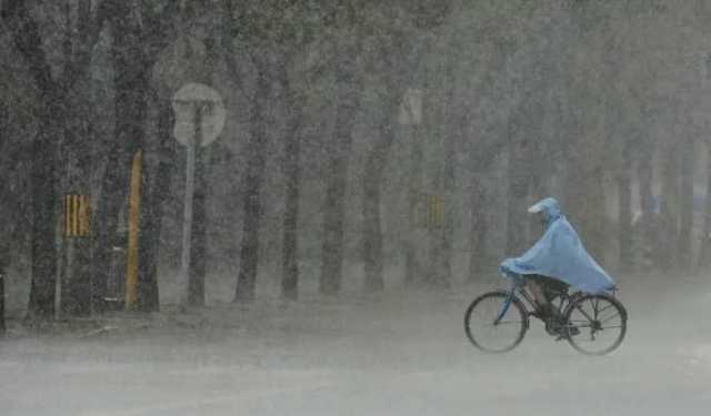 চীনে ভারী বৃষ্টিপাতে ৪ জনের মৃত্যু, ১১টি প্রদেশে বন্যার সতর্কতা জ