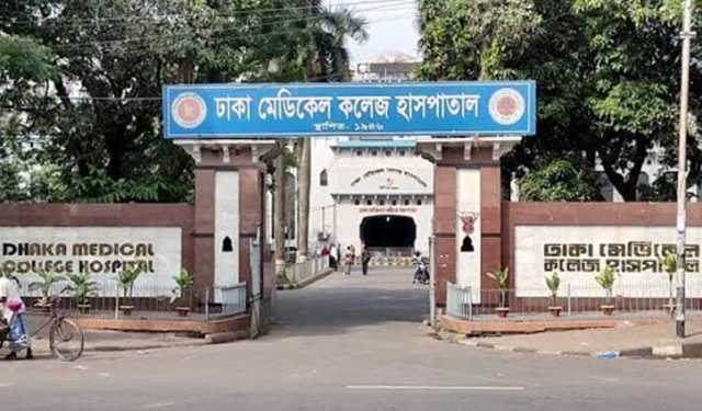 যাত্রাবাড়ী ফ্লাইওভারে মোটরবাইকে বাসের ধাক্কা, অন্তঃসত্ত্বা নারীর মৃত্যু