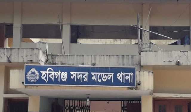 প্রকৃতির ডাকে সাড়া দিতে বাইরে বের হয়ে প্রাণ গেল স্কুলছাত্রের