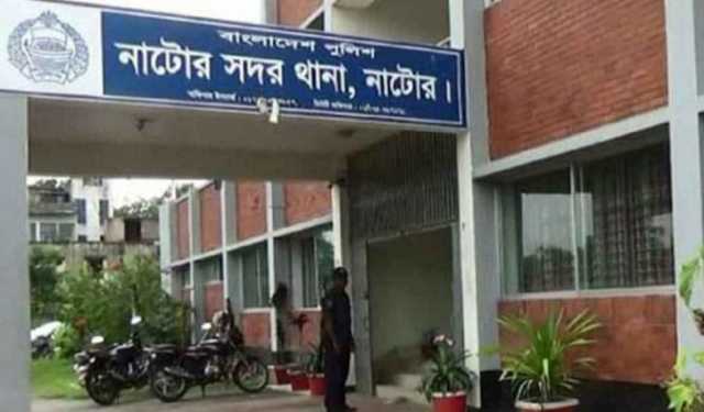 মেসের বারান্দার গ্রিলে ঝুলছিল শিশুর লাশ