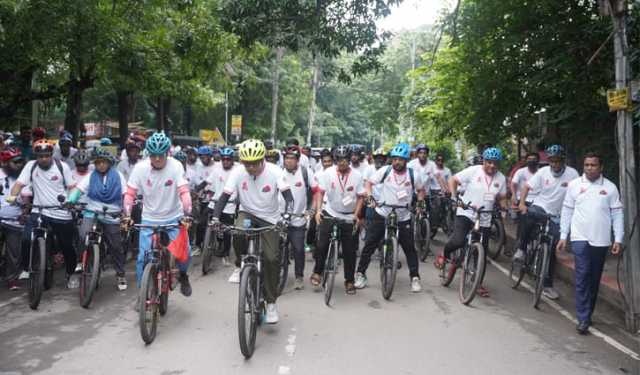 জুলাই অভ্যুত্থান উদযাপনে ডিএসসিসির সাইকেল র‌্যালি