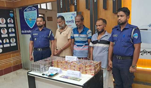 চাঁদপুরে ‘ডাকাত দলের’ ৪ সদস্য গ্রেপ্তার, সিগারেট ও মোবাইল উদ্ধার