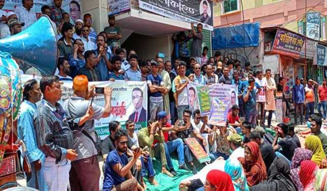 ভোট কারচুপির অভিযোগে কুষ্টিয়ায় বিএনপির কার্যালয় ঘেরাও
