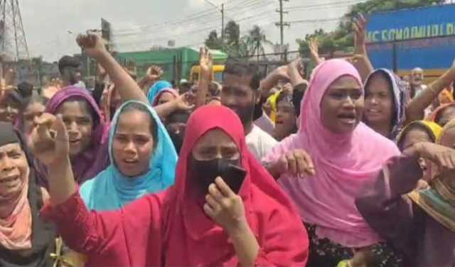 নারায়ণগঞ্জে বেতনের দাবিতে শ্রমিকদের সড়ক অবরোধ 