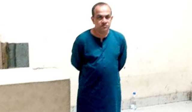 চট্টগ্রামে যুবলীগ নেতাকে পুলিশে দিল জনতা 