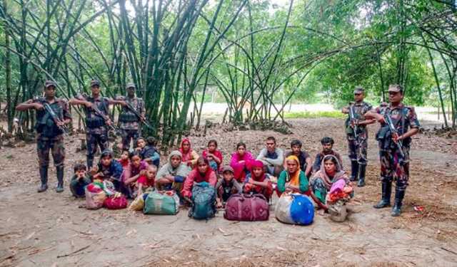 চাঁপাইনবাবগঞ্জ দিয়ে আরও ২০ জনকে ঠেলে দিল বিএসএফ