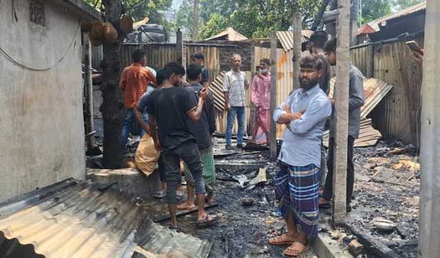টাঙ্গাইলে যৌনপল্লিতে আগুনে পুড়ল ২২ ঘর