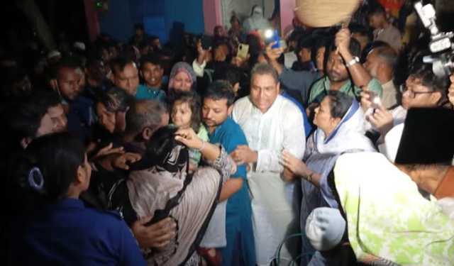 প্যারোলে মুক্তি, মায়ের মরদেহের পাশে রুপা-শাকিল