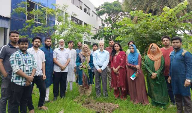 গণ বিশ্ববিদ্যালয়ে ফল উৎসব ও বৃক্ষরোপণ কর্মসূচি