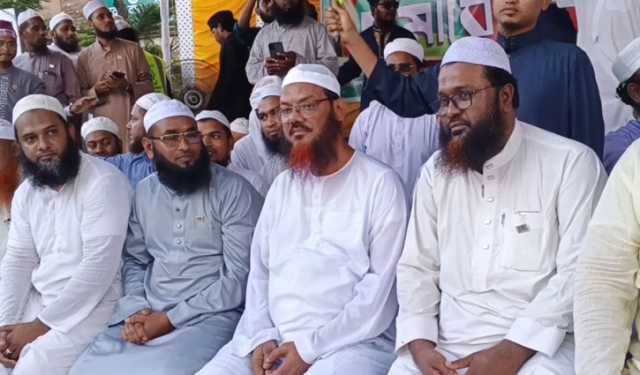 আ.লীগ যে অত্যাচার  করতো, বিএনপি এখন হুবহু করছে: ফয়জুল করীম