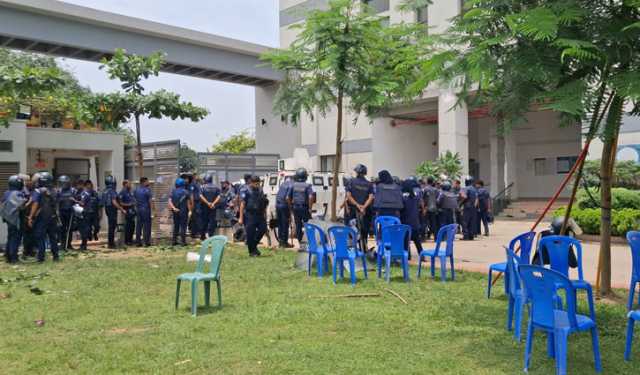 শ্রীপুরে শ্রমিক-পুলিশ সংঘর্ষের ঘটনায় আটক ২৩