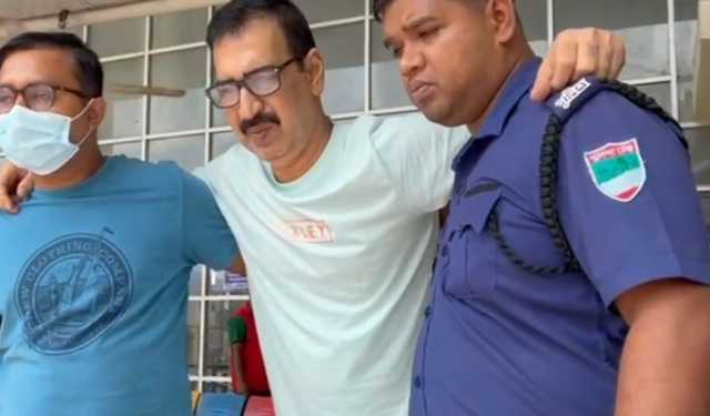 বেনাপোল চেকপোস্টে আটক গোপালগঞ্জ আ.লীগের সাধারণ সম্পাদক