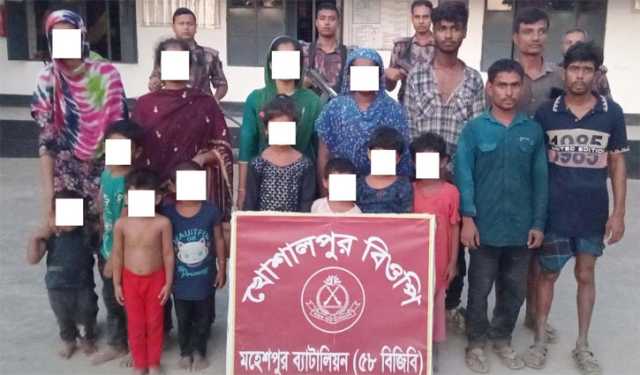 পতাকা বৈঠকের মাধ্যমে ১৬ বাংলাদেশিকে ফেরত দিলো বিএসএফ
