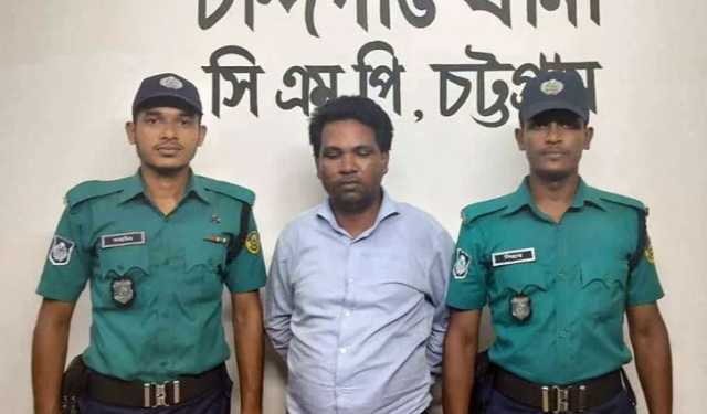 হোটেলে তল্লাশি চালানো সেই সাংবাদিক গ্রেপ্তার
