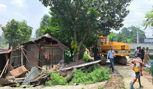 কুষ্টিয়ায় পাউবোর জায়গায় ৩৫ স্থাপনা উচ্ছেদ