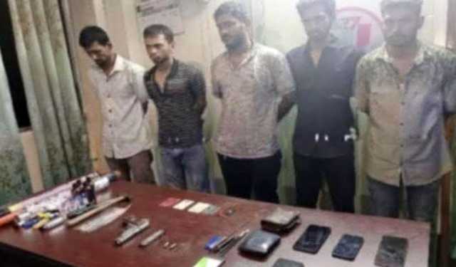 কুষ্টিয়ায় ‘টর্চার সেলের’ সন্ধান, অস্ত্র-মাদকসহ আটক ৫