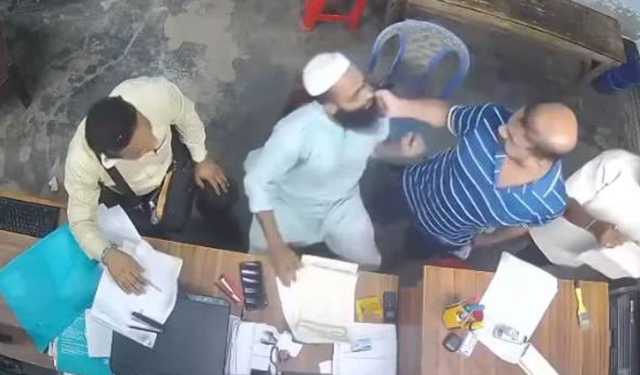 চাঁদা না দেওয়ায় দাড়ি ধরে টান, মারধরের অভিযোগ