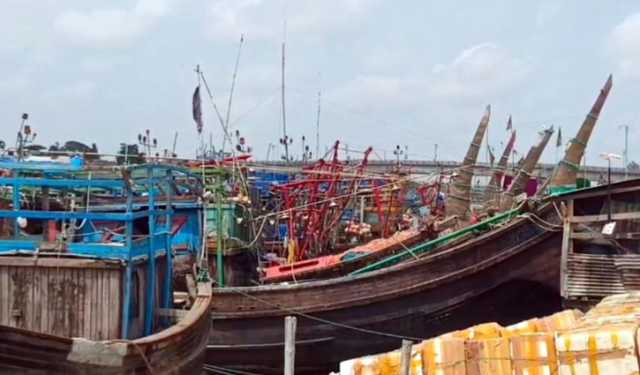 ৫৮ দিন পর সাগর যাত্রার প্রস্তুতি জেলেদের